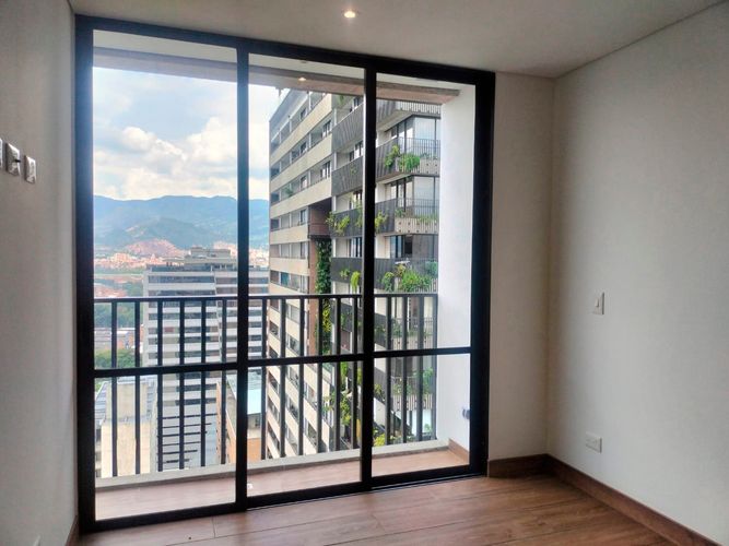 Apartamento de 2 alcobas en venta en El Poblado, Medellín, 75 m² · foto 5 de 15