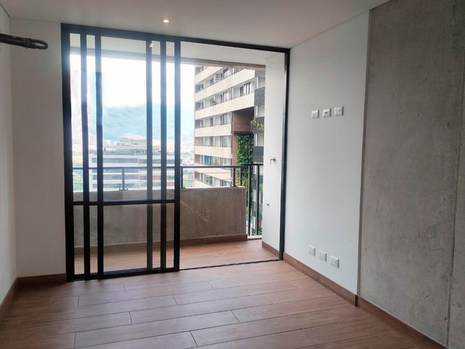 Apartamento de 2 alcobas en venta en El Poblado, Medellín, 75 m² · foto 3 de 15