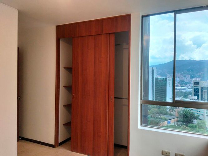 Apartamento de 4 alcobas en arriendo en El Poblado, Medellín, 75 m² · foto 6 de 15