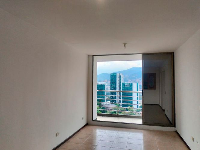 Apartamento de 4 alcobas en arriendo en El Poblado, Medellín, 75 m² · foto 2 de 15