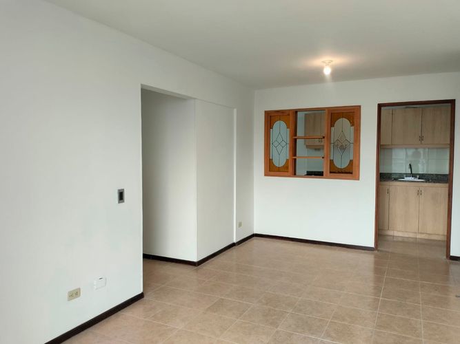 Apartamento de 4 alcobas en arriendo en El Poblado, Medellín, 75 m² · foto 13 de 15