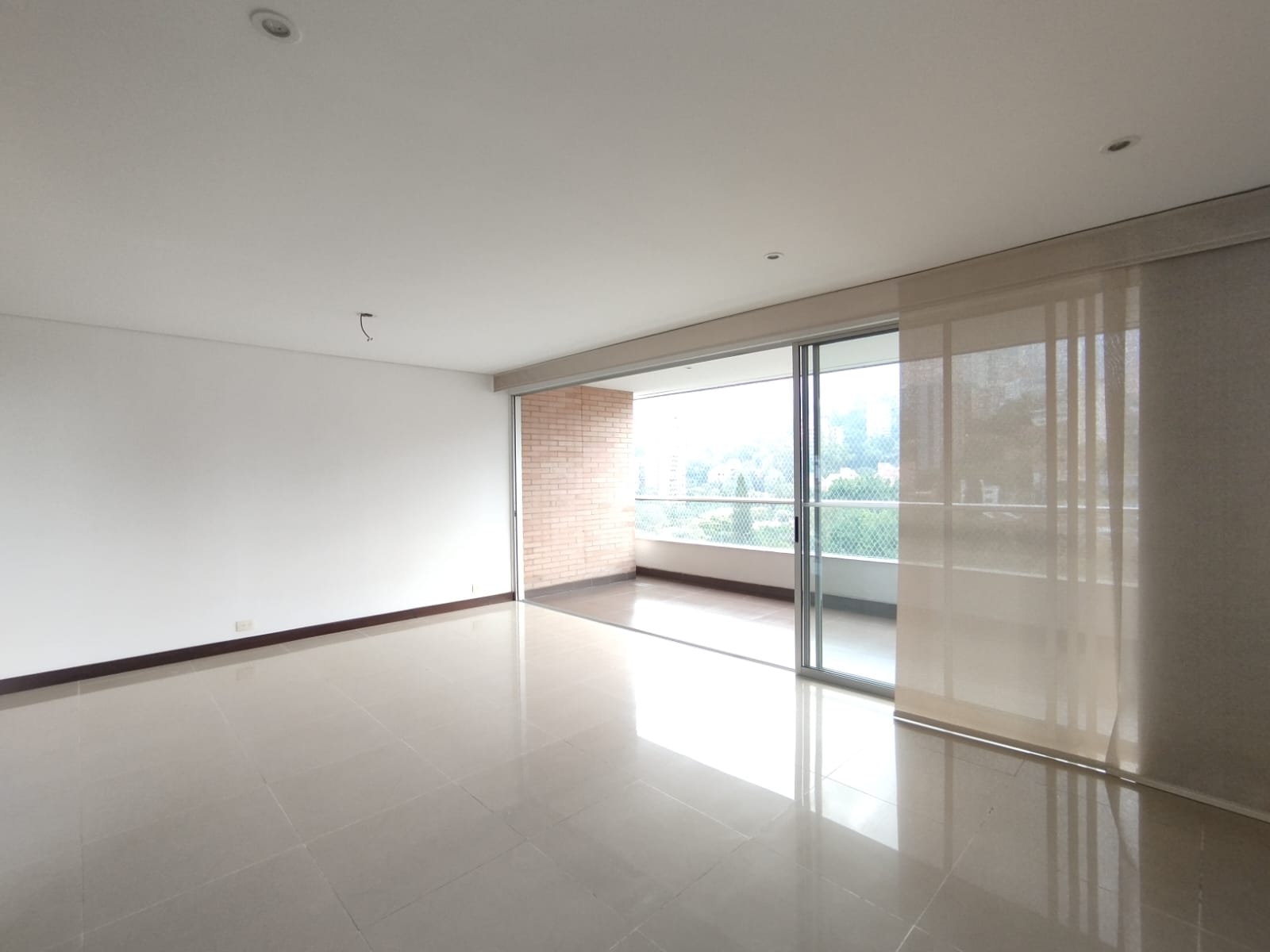 Apartamento en arriendo en El Poblado, Medellín · foto 3 de 20