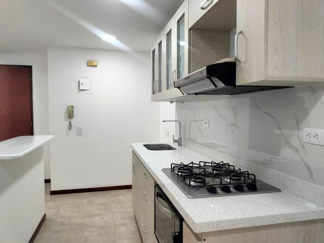 Apartamento de 2 alcobas en arriendo en Patio Bonito, Medellín, 78 m² · foto 5 de 14