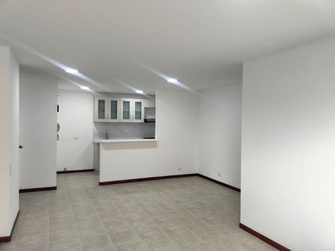 Apartamento de 2 alcobas en arriendo en Patio Bonito, Medellín, 78 m² · foto 6 de 14