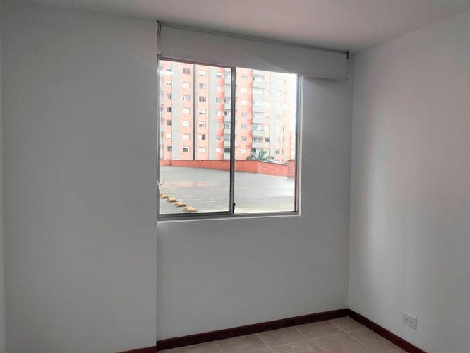 Apartamento de 2 alcobas en arriendo en Patio Bonito, Medellín, 78 m² · foto 11 de 14