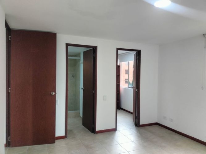 Apartamento de 2 alcobas en arriendo en Patio Bonito, Medellín, 78 m² · foto 8 de 14