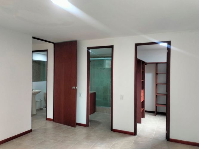Apartamento de 2 alcobas en arriendo en Patio Bonito, Medellín, 78 m² · foto 12 de 14