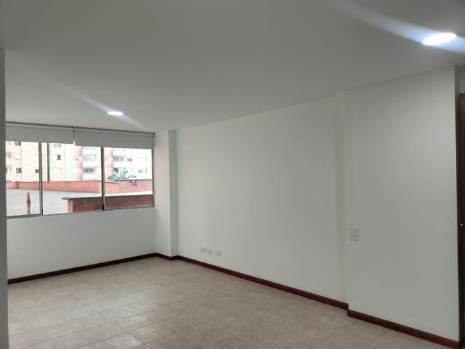 Apartamento de 2 alcobas en arriendo en Patio Bonito, Medellín, 78 m² · foto 2 de 14