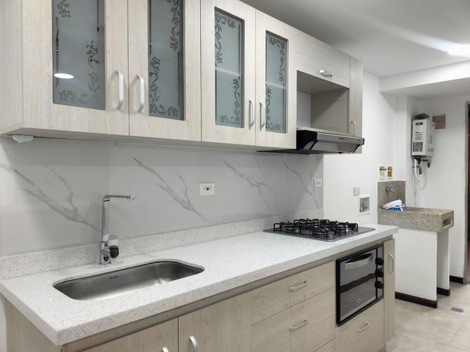 Apartamento de 2 alcobas en arriendo en Patio Bonito, Medellín, 78 m² · foto 3 de 14