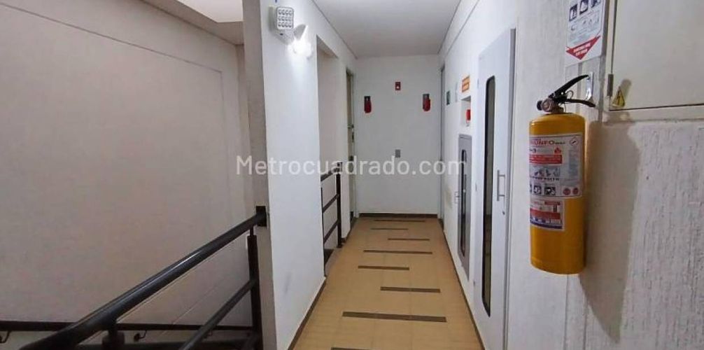 Apartamento de 2 alcobas en venta en Engativá, Bogotá, 31 m² · foto 3 de 16