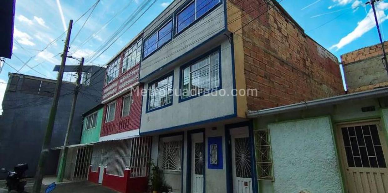 Casa en venta en Engativá, Bogotá · foto 2 de 15