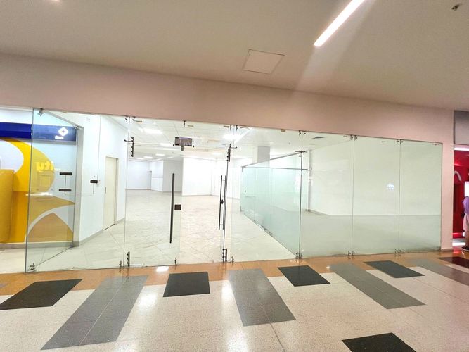 Local en venta en San Juan Bautista, Itagüí, 243 m² · foto 2 de 21