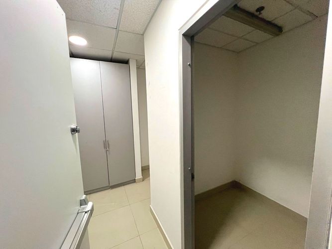 Local en venta en San Juan Bautista, Itagüí, 243 m² · foto 18 de 21