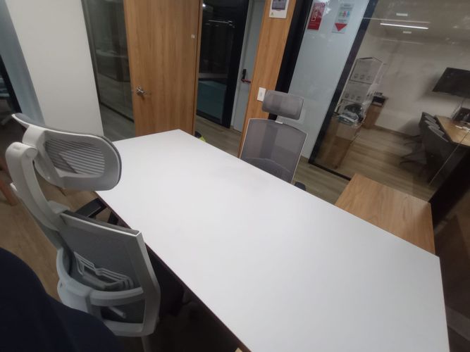 Oficina en arriendo en Los Colores, Medellín, 8 m² · foto 6 de 6