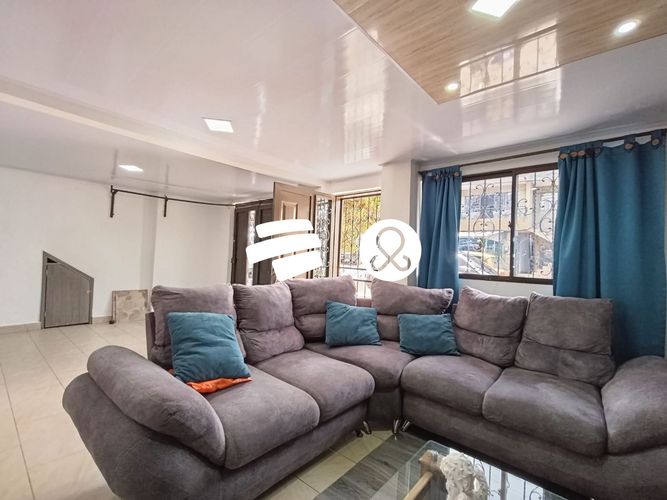 Casa de 3 alcobas en venta en La Candelaria, Medellín, 133 m² · foto 3 de 21