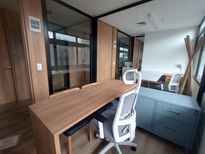 Oficina en arriendo en Los Colores, Medellín, 8 m² · foto 4 de 6