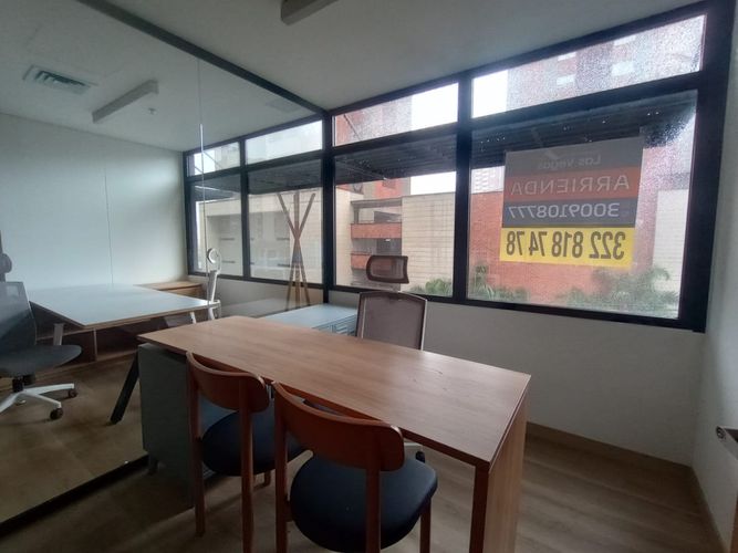 Oficina en arriendo en Los Colores, Medellín, 8 m² · foto 6 de 6