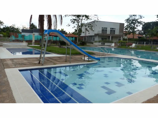 Casa de 4 alcobas en venta en El Eden, Armenia, 1000 m² · foto 12 de 16