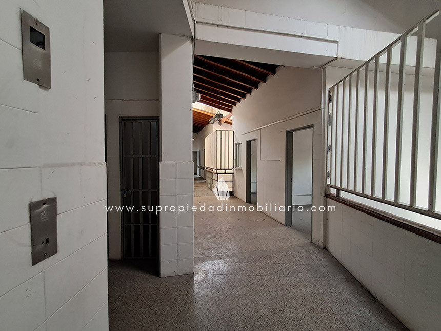 Warehouse for sale in Prado, Medellín 4