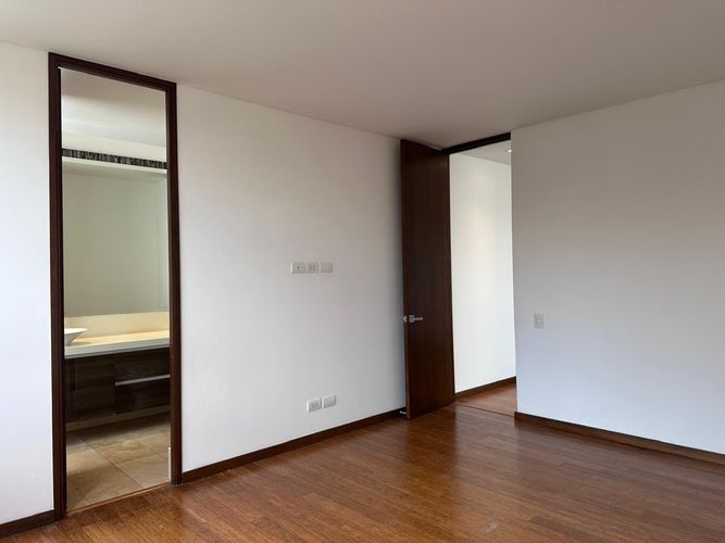 Apartamento de 3 alcobas en venta en El Poblado, Medellín, 190 m² · foto 10 de 20