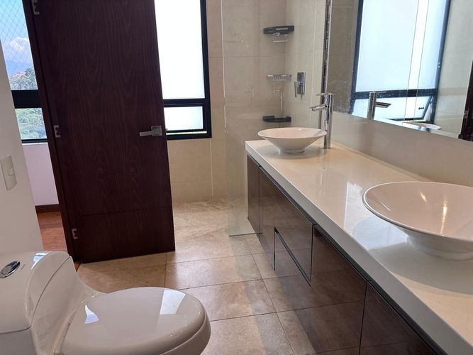 Apartamento de 3 alcobas en venta en El Poblado, Medellín, 190 m² · foto 17 de 20