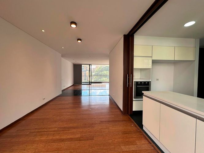 Apartamento de 3 alcobas en venta en El Poblado, Medellín, 190 m² · foto 2 de 20