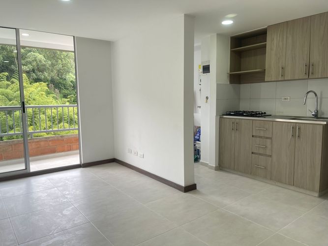 Apartamento de 2 alcobas en arriendo en Ub Cortijo De San Jose, Sabaneta, 57 m² · foto 2 de 19