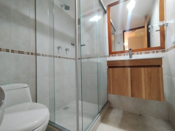 Apartamento de 3 alcobas en arriendo en El Poblado, Medellín, 98 m² · foto 2 de 12