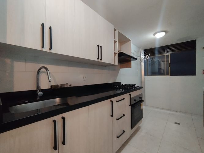 Apartamento de 3 alcobas en arriendo en El Poblado, Medellín, 98 m² · foto 4 de 12