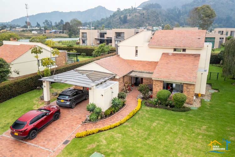 Casa de 3 alcobas en venta en Rozo, Cota, 254 m² · foto 3 de 24