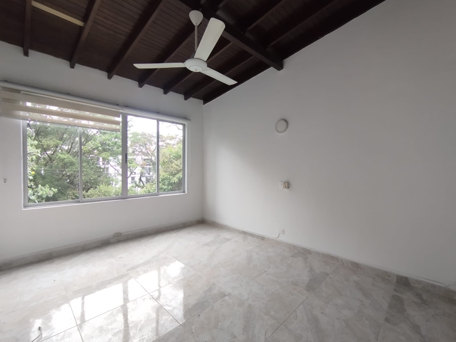 Apartamento en arriendo en El Poblado, Medellín · foto 3 de 16