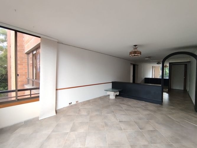 Apartamento de 3 alcobas en arriendo en El Poblado, Medellín, 116 m² · foto 2 de 12