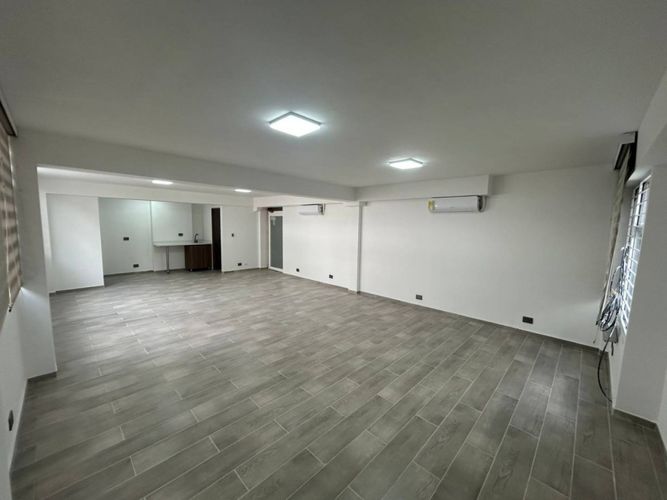 Oficina en arriendo en Manila, Medellín, 60 m² · foto 2 de 9
