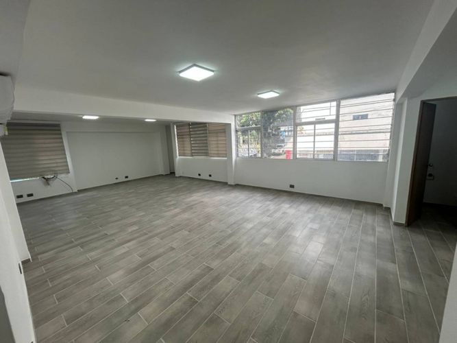 Oficina en arriendo en Manila, Medellín, 60 m² · foto 4 de 9