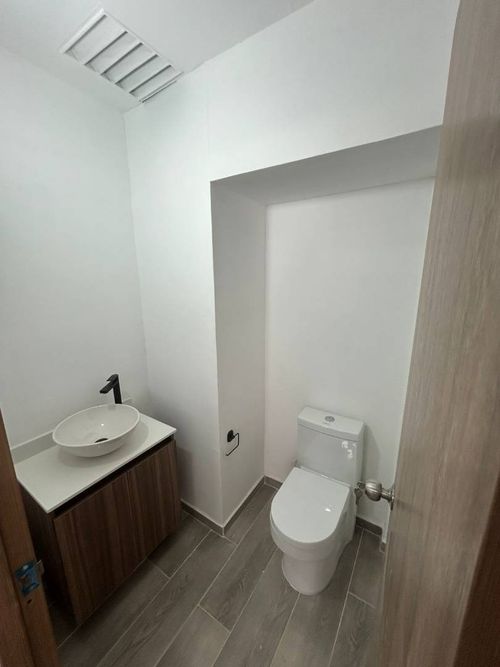 Oficina en arriendo en Manila, Medellín, 60 m² · foto 8 de 9