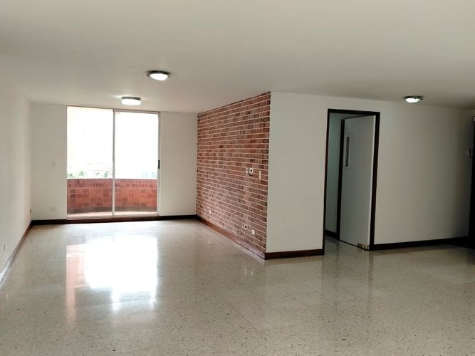Apartamento de 3 alcobas en venta en El Poblado, Medellín, 137 m² · foto 3 de 20