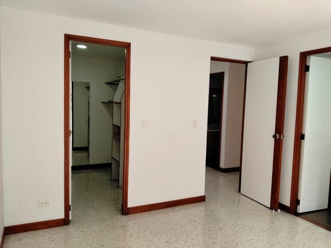 Apartamento de 3 alcobas en venta en El Poblado, Medellín, 137 m² · foto 10 de 20