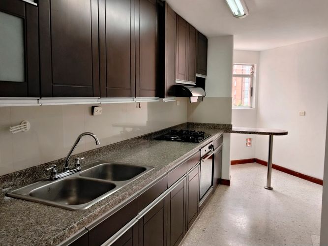 Apartamento de 3 alcobas en venta en El Poblado, Medellín, 137 m² · foto 6 de 20