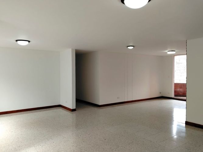 Apartamento de 3 alcobas en venta en El Poblado, Medellín, 137 m² · foto 17 de 20