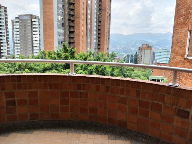 Apartamento de 3 alcobas en venta en El Poblado, Medellín, 137 m² · foto 20 de 20