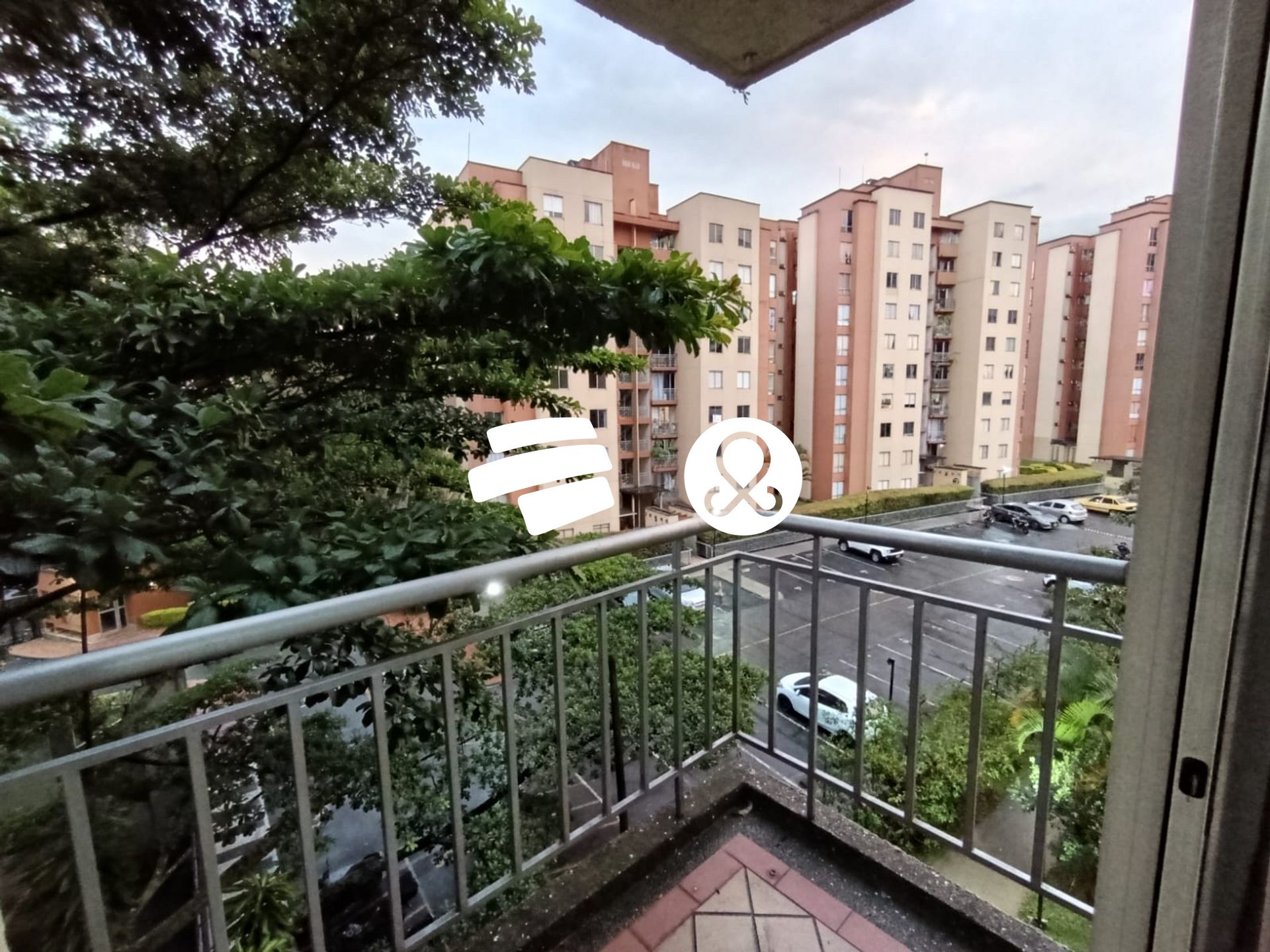 Apartamento en venta en Suramerica, La Estrella · foto 4 de 24