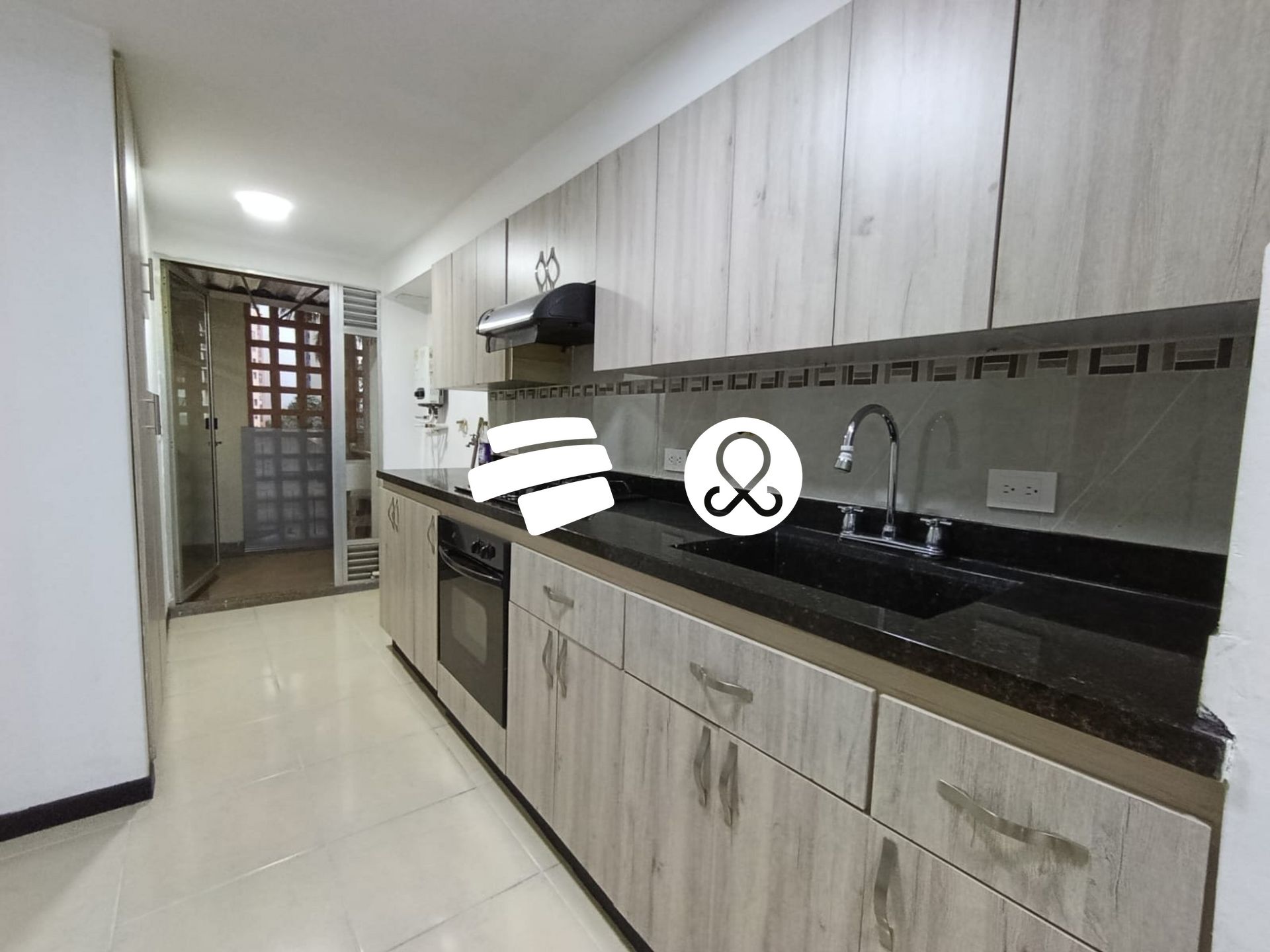 Apartamento en venta en Suramerica, La Estrella · foto 8 de 24