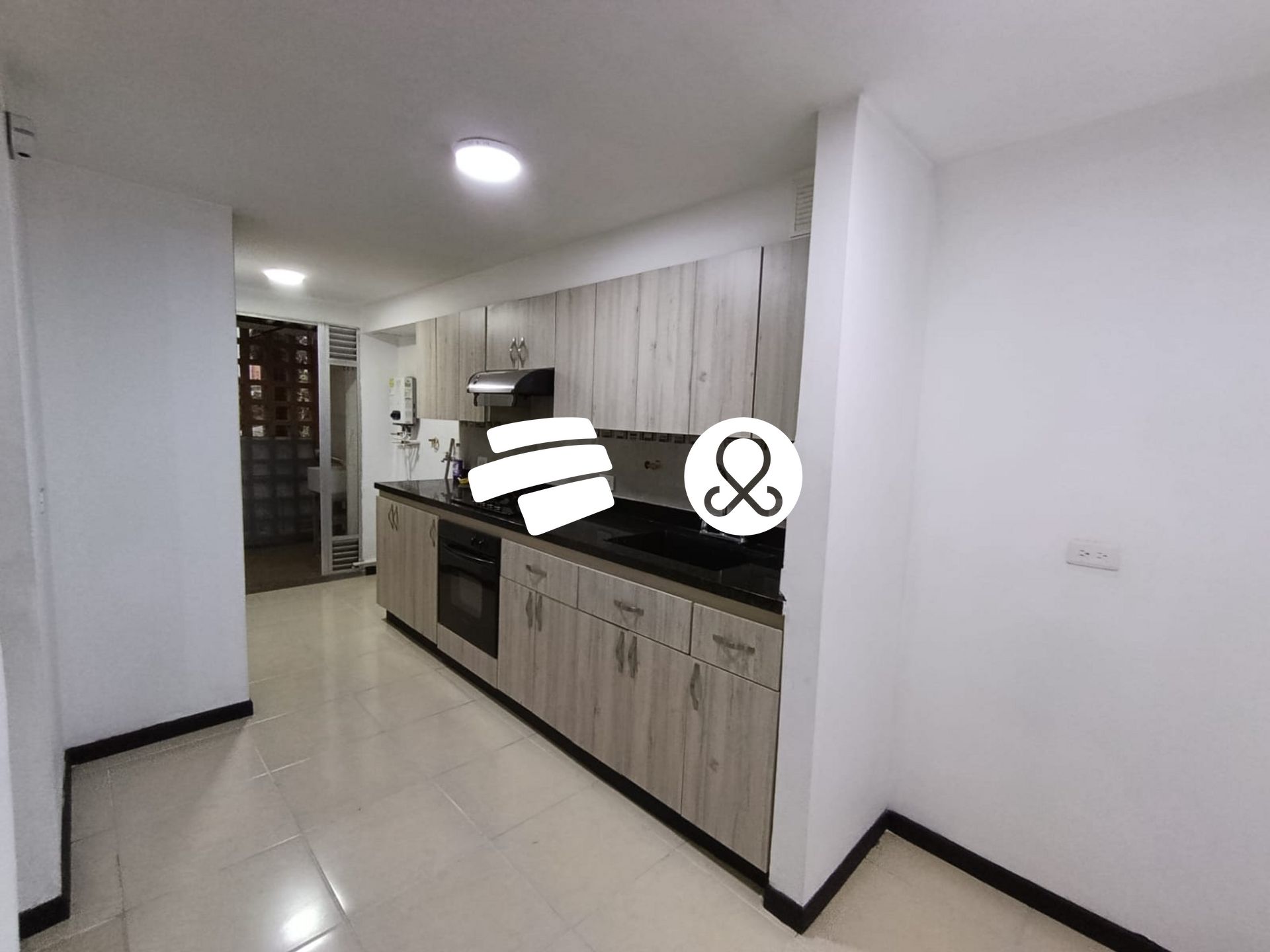 Apartamento en venta en Suramerica, La Estrella · foto 9 de 24