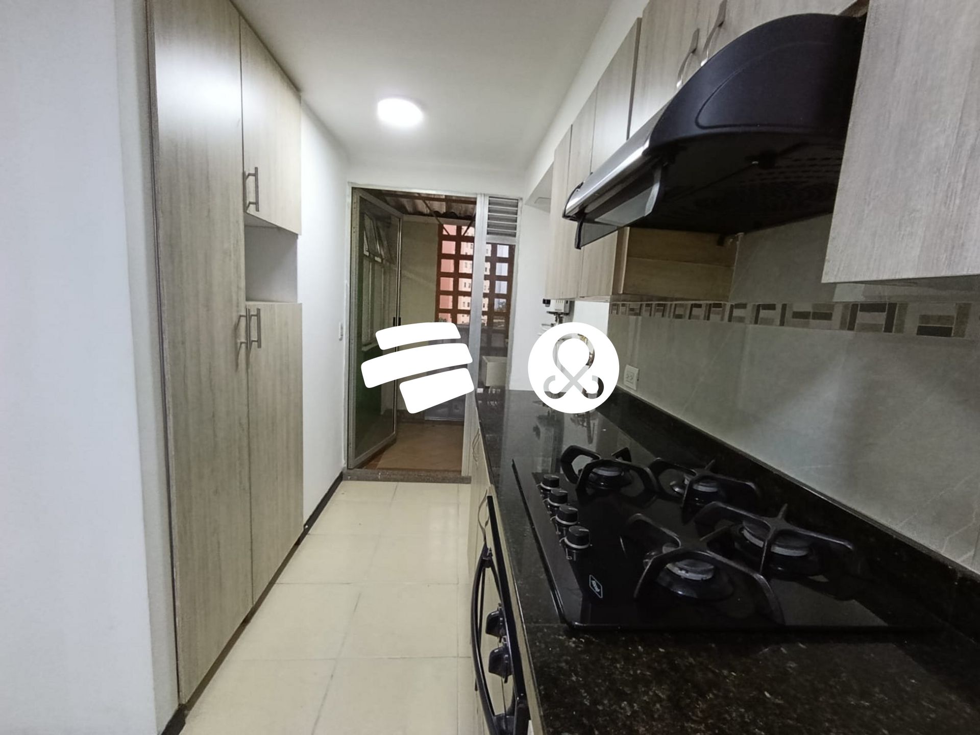 Apartamento en venta en Suramerica, La Estrella · foto 11 de 24