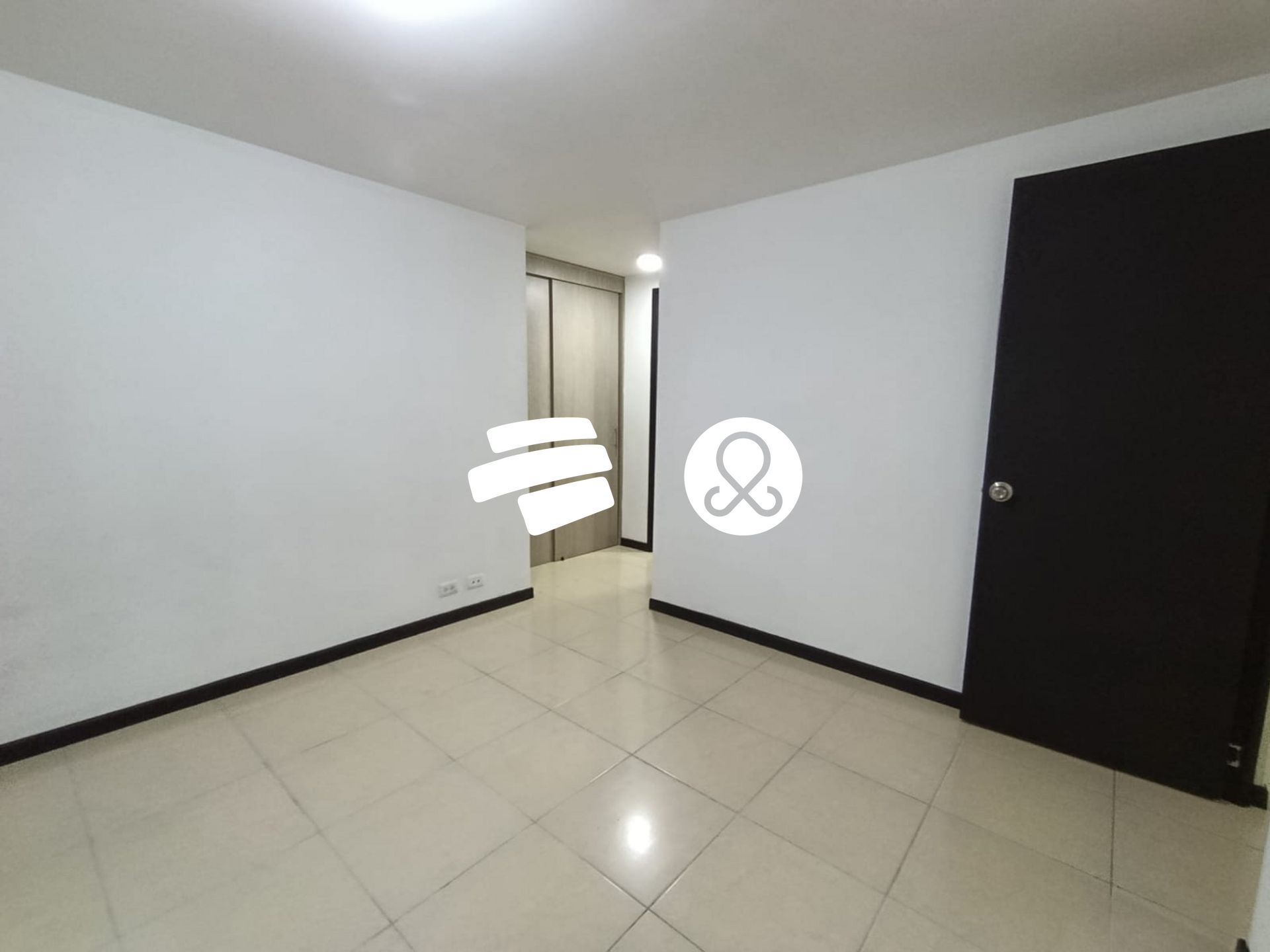 Apartamento en venta en Suramerica, La Estrella · foto 15 de 24