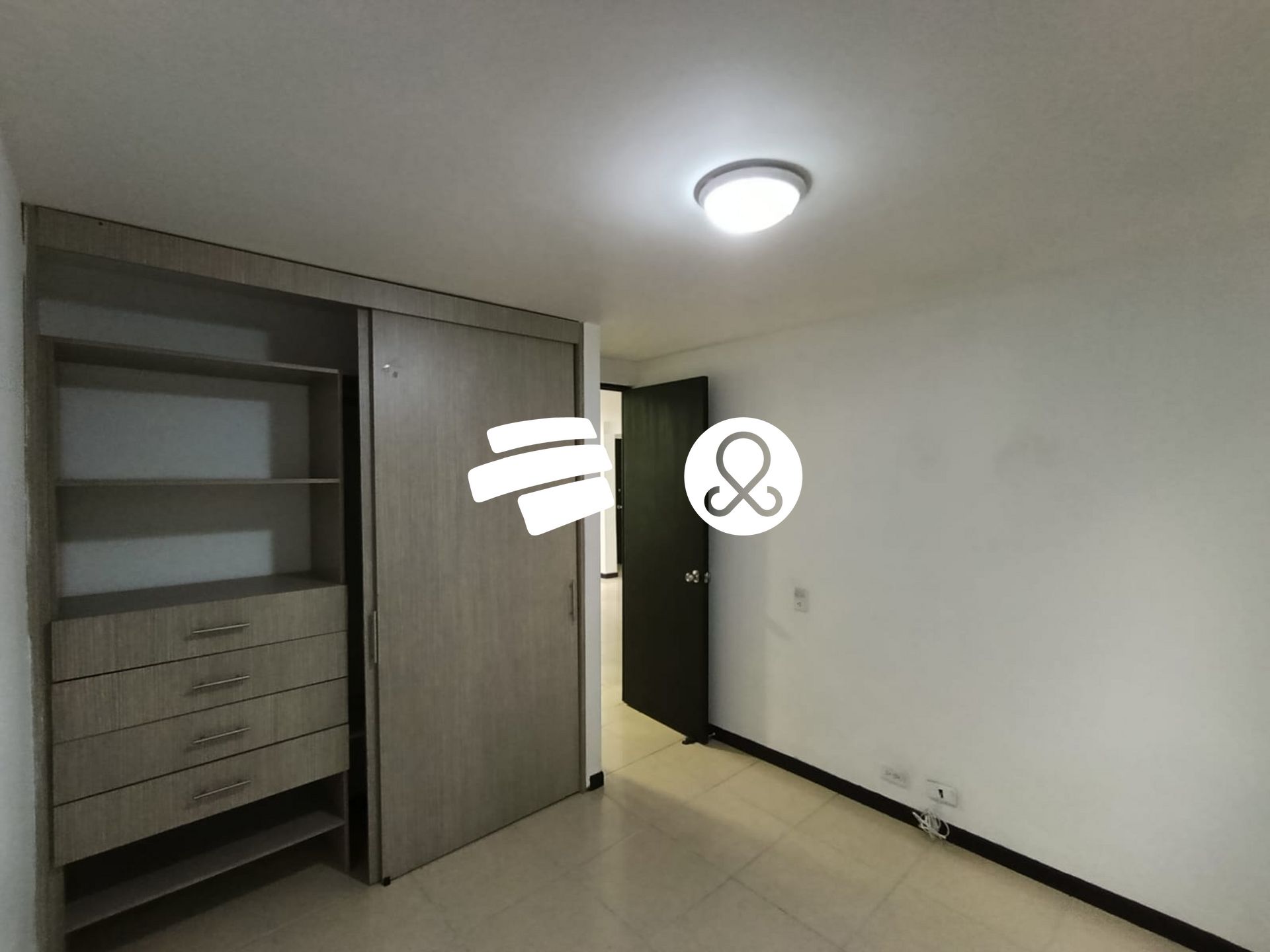 Apartamento en venta en Suramerica, La Estrella · foto 16 de 24