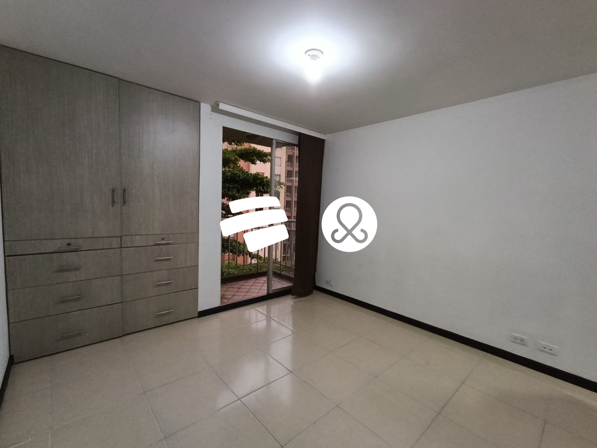 Apartamento en venta en Suramerica, La Estrella · foto 18 de 24