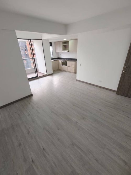 Apartamento de 3 alcobas en arriendo en Loma Del Indio, Medellín, 79 m² · foto 4 de 16