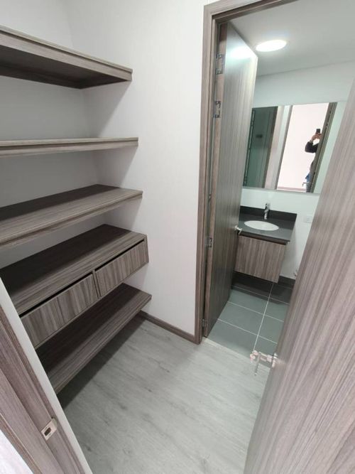 Apartamento de 3 alcobas en arriendo en Loma Del Indio, Medellín, 79 m² · foto 6 de 16