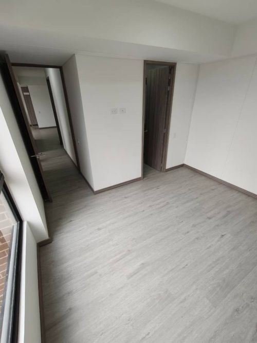 Apartamento de 3 alcobas en arriendo en Loma Del Indio, Medellín, 79 m² · foto 8 de 16